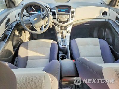Zdjęcie 8 z 12 samochodu: 2014 CHEVROLET CRUZE LS VIN:1G1PA5SG7E7221802 - miniatura