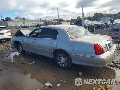 Drugie zdjęcie samochodu z przodu: 2001 LINCOLN TOWN CAR SIGNATURE VIN:1LNHM82W01Y620885 - miniatura