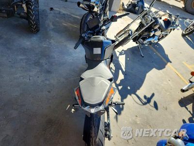 Zdjęcie 6 z 9 samochodu: 2023 KTM 390 DUKE VIN:MD2JPJ402PC224423 - miniatura