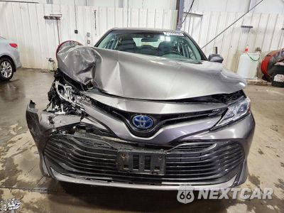 Piąte zdjęcie samochodu w środku: 2018 TOYOTA CAMRY LE VIN:4T1B31HK7JU507382 - miniatura