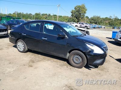 Czwarte zdjęcie samochodu z boku: 2017 NISSAN VERSA 1.6 SV VIN:3N1CN7AP3HL806421 - miniatura