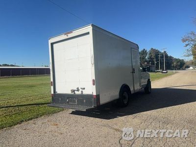 Czwarte zdjęcie samochodu z boku: 2022 FORD ECONOLINE E350 SUPER DUTY CUTAWAY VAN VIN:1FDWE3FK2NDC29877 - miniatura