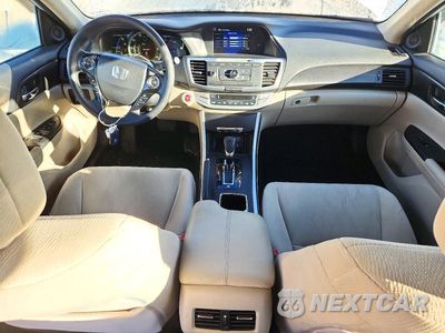 Zdjęcie 8 z 12 samochodu: 2015 HONDA ACCORD HYBRID VIN:1HGCR6F34FA000112 - miniatura