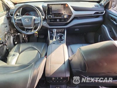Zdjęcie 8 z 14 samochodu: 2020 TOYOTA HIGHLANDER XLE VIN:5TDGZRAH0LS010123 - miniatura