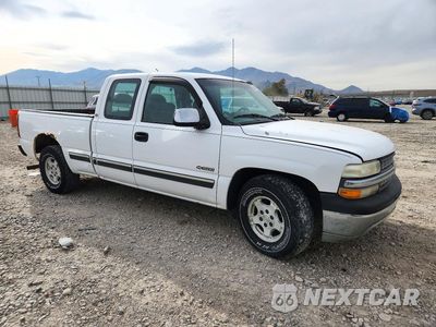 Czwarte zdjęcie samochodu z boku: 2000 CHEVROLET SILVERADO C1500 VIN:2GCEC19V0Y1356398 - miniatura