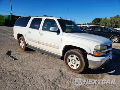 Czwarte zdjęcie samochodu z boku: 2004 CHEVROLET SUBURBAN C1500 VIN:1GNEC16Z64J257986 - miniatura