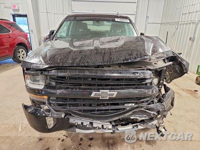 Piąte zdjęcie samochodu w środku: 2018 CHEVROLET SILVERADO K1500 LT VIN:3GCUKREC7JG135217 - miniatura