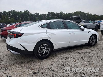 Trzecie zdjęcie samochodu z tyłu: 2026 HYUNDAI SONATA HYBRID BLUE VIN:KMHL24JJXTA164419 - miniatura