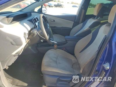Zdjęcie 7 z 12 samochodu: 2016 TOYOTA PRIUS TWO VIN:JTDKBRFU8G3527424 - miniatura