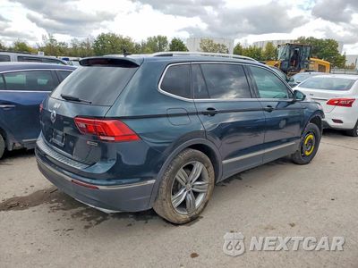 Trzecie zdjęcie samochodu z tyłu: 2019 VOLKSWAGEN TIGUAN SEL PREMIUM VIN:3VV4B7AX9KM008874 - miniatura
