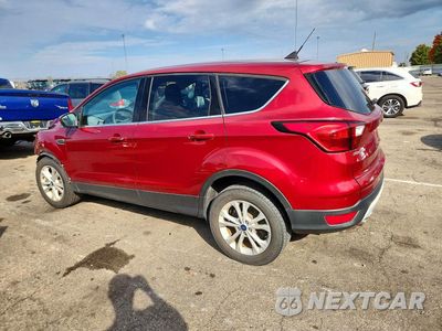 Drugie zdjęcie samochodu z przodu: 2019 FORD ESCAPE SE VIN:1FMCU0GD2KUB99523 - miniatura