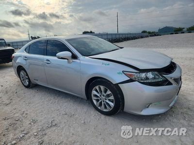 Czwarte zdjęcie samochodu z boku: 2013 LEXUS ES 300H VIN:JTHBW1GG7D2029651 - miniatura