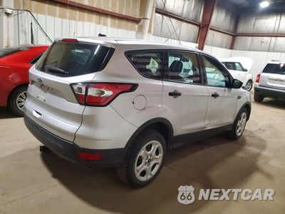 Trzecie zdjęcie samochodu z tyłu: 2018 FORD ESCAPE S VIN:1FMCU0F75JUD30003 - miniatura