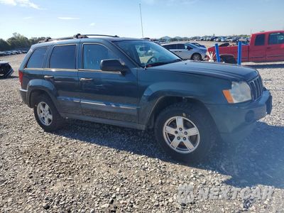 Czwarte zdjęcie samochodu z boku: 2005 JEEP GRAND CHEROKEE LAREDO VIN:1J4GR48K45C513379 - miniatura