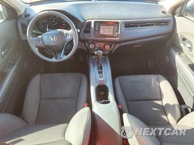 Zdjęcie 8 z 13 samochodu: 2019 HONDA HR-V LX VIN:3CZRU5H39KG701149 - miniatura