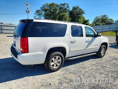 Trzecie zdjęcie samochodu z tyłu: 2013 GMC YUKON XL K1500 SLT VIN:1GKS2KE7XDR249299 - miniatura