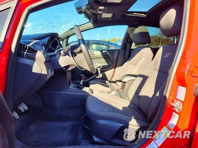Zdjęcie 7 z 12 samochodu: 2015 FORD FIESTA ST VIN:3FADP4GX8FM119207 - miniatura