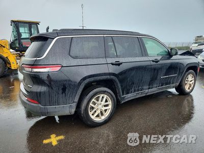 Trzecie zdjęcie samochodu z tyłu: 2025 JEEP GRAND CHEROKEE L LAREDO VIN:1C4RJJAG4S8715146 - miniatura