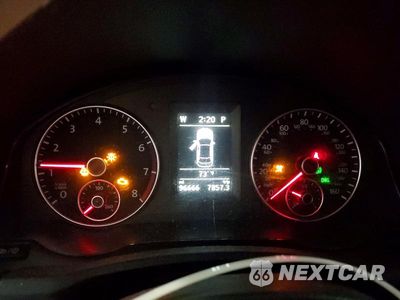 Zdjęcie 9 z 12 samochodu: 2013 VOLKSWAGEN EOS KOMFORT VIN:WVWBW8AH8DV008348 - miniatura