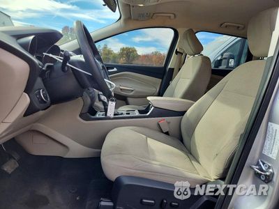 Zdjęcie 7 z 13 samochodu: 2018 FORD ESCAPE SE VIN:1FMCU0GD6JUC26107 - miniatura
