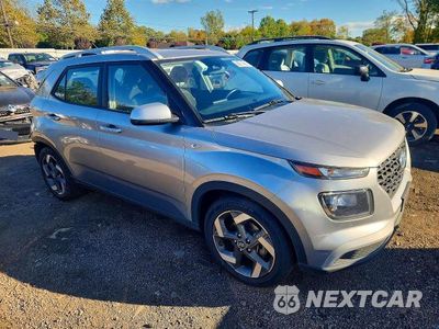 Czwarte zdjęcie samochodu z boku: 2023 HYUNDAI VENUE SEL VIN:KMHRC8A38PU250641 - miniatura