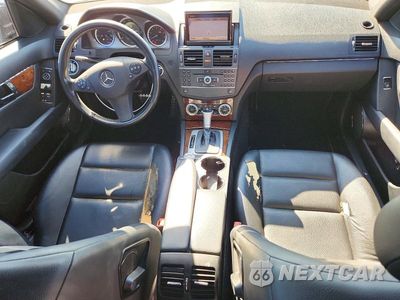 Zdjęcie 8 z 12 samochodu: 2011 MERCEDES-BENZ C 300 4MATIC VIN:WDDGF8BB6BR172872 - miniatura