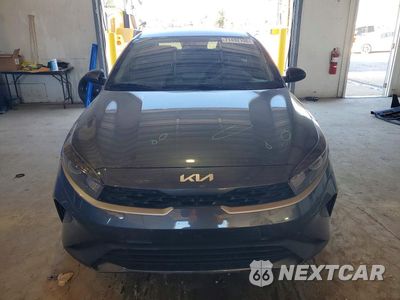 Piąte zdjęcie samochodu w środku: 2023 KIA FORTE LXS VIN:3KPF24ADXPE668564 - miniatura