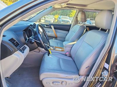 Zdjęcie 7 z 14 samochodu: 2008 TOYOTA HIGHLANDER HYBRID LIMITED VIN:JTEEW44A082015415 - miniatura