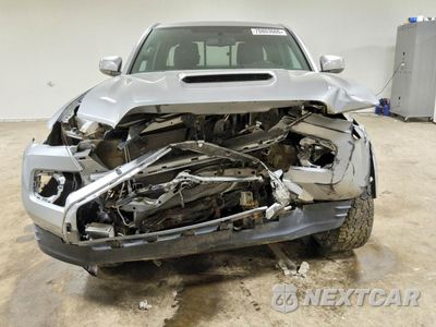Piąte zdjęcie samochodu w środku: 2017 TOYOTA TACOMA TRD SPORT VIN:5TFSZ5AN5HX076712 - miniatura