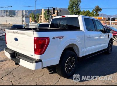 Czwarte zdjęcie samochodu z boku: 2022 FORD F150 SUPERCREW VIN:1FTEW1EP0NKF09632 - miniatura