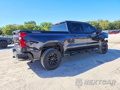 Trzecie zdjęcie samochodu z tyłu: 2022 CHEVROLET SILVERADO K1500 TRAIL BOSS CUSTOM VIN:3GCPDCEK6NG639632 - miniatura