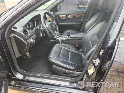Zdjęcie 7 z 12 samochodu: 2012 MERCEDES-BENZ C 300 4MATIC VIN:WDDGF8BB0CR200148 - miniatura