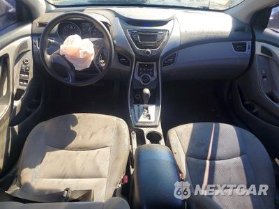 Zdjęcie 8 z 12 samochodu: 2013 HYUNDAI ELANTRA GLS VIN:5NPDH4AE7DH197589 - miniatura
