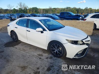 Czwarte zdjęcie samochodu z boku: 2021 TOYOTA CAMRY SE VIN:4T1G11AK7MU461207 - miniatura
