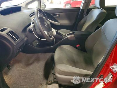 Zdjęcie 7 z 13 samochodu: 2012 TOYOTA PRIUS THREE VIN:JTDKN3DU0C1556400 - miniatura