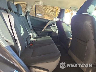 Czwarte zdjęcie samochodu z boku: 2018 TOYOTA RAV4 LE VIN:2T3ZFREV0JW450260 - miniatura
