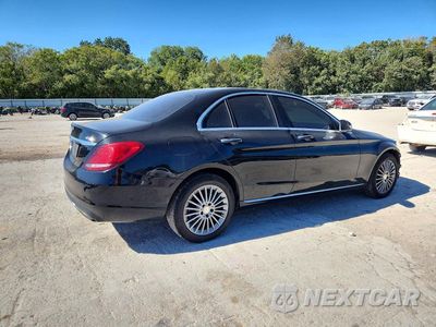 Trzecie zdjęcie samochodu z tyłu: 2015 MERCEDES-BENZ C 300 4MATIC VIN:55SWF4KB1FU039591 - miniatura