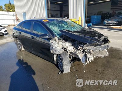 Czwarte zdjęcie samochodu z boku: 2024 KIA FORTE LXS VIN:3KPF24AD1RE807466 - miniatura