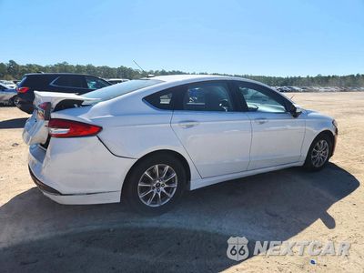 Trzecie zdjęcie samochodu z tyłu: 2017 FORD FUSION S VIN:3FA6P0G70HR358371 - miniatura