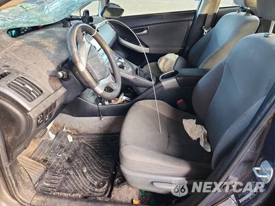 Zdjęcie 7 z 12 samochodu: 2015 TOYOTA PRIUS TWO VIN:JTDKN3DU0F1959300 - miniatura
