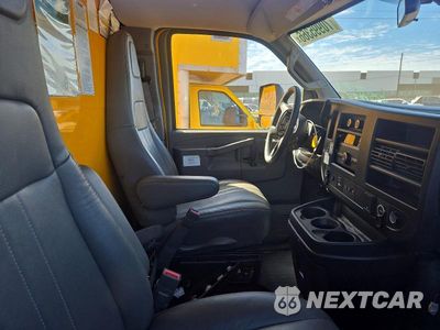 Zdjęcie 11 z 13 samochodu: 2023 GMC SAVANA BOX TRUCK VIN:7GZ37TC72PN001976 - miniatura