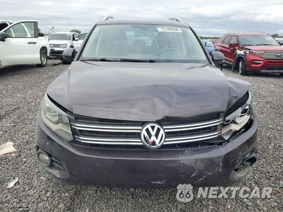 Piąte zdjęcie samochodu w środku: 2016 VOLKSWAGEN TIGUAN S VIN:WVGBV7AX7GW527518 - miniatura