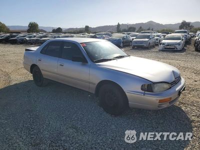 Czwarte zdjęcie samochodu z boku: 1996 TOYOTA CAMRY DX VIN:JT2BG12K9T0405327 - miniatura