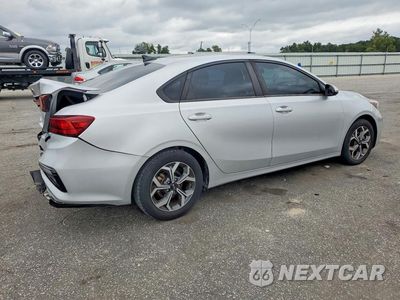 Trzecie zdjęcie samochodu z tyłu: 2019 KIA FORTE LXS VIN:3KPF24AD5KE107911 - miniatura