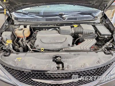 Zdjęcie 12 z 13 samochodu: 2017 CHRYSLER PACIFICA TOURING L VIN:2C4RC1BG5HR654122 - miniatura