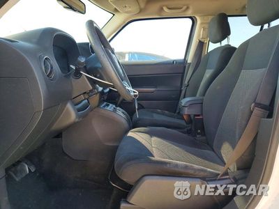 Zdjęcie 7 z 14 samochodu: 2016 JEEP PATRIOT SPORT VIN:1C4NJPBA0GD735291 - miniatura