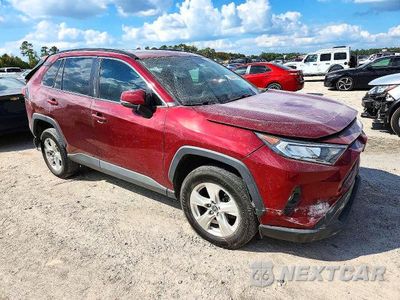 Czwarte zdjęcie samochodu z boku: 2021 TOYOTA RAV4 XLE VIN:2T3W1RFV7MW180545 - miniatura