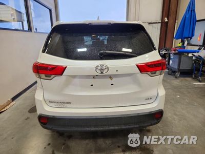 Zdjęcie 6 z 13 samochodu: 2019 TOYOTA HIGHLANDER XLE VIN:5TDKZRFH1KS333016 - miniatura