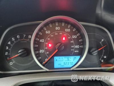 Zdjęcie 9 z 13 samochodu: 2015 TOYOTA RAV4 XLE VIN:JTMRFREV3FJ037433 - miniatura