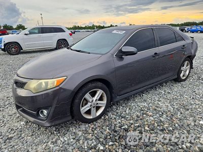 2014 TOYOTA CAMRY SE 4T1BF1FK0EU826882 - główne zdjęcie licytacji z USA - miniatura
